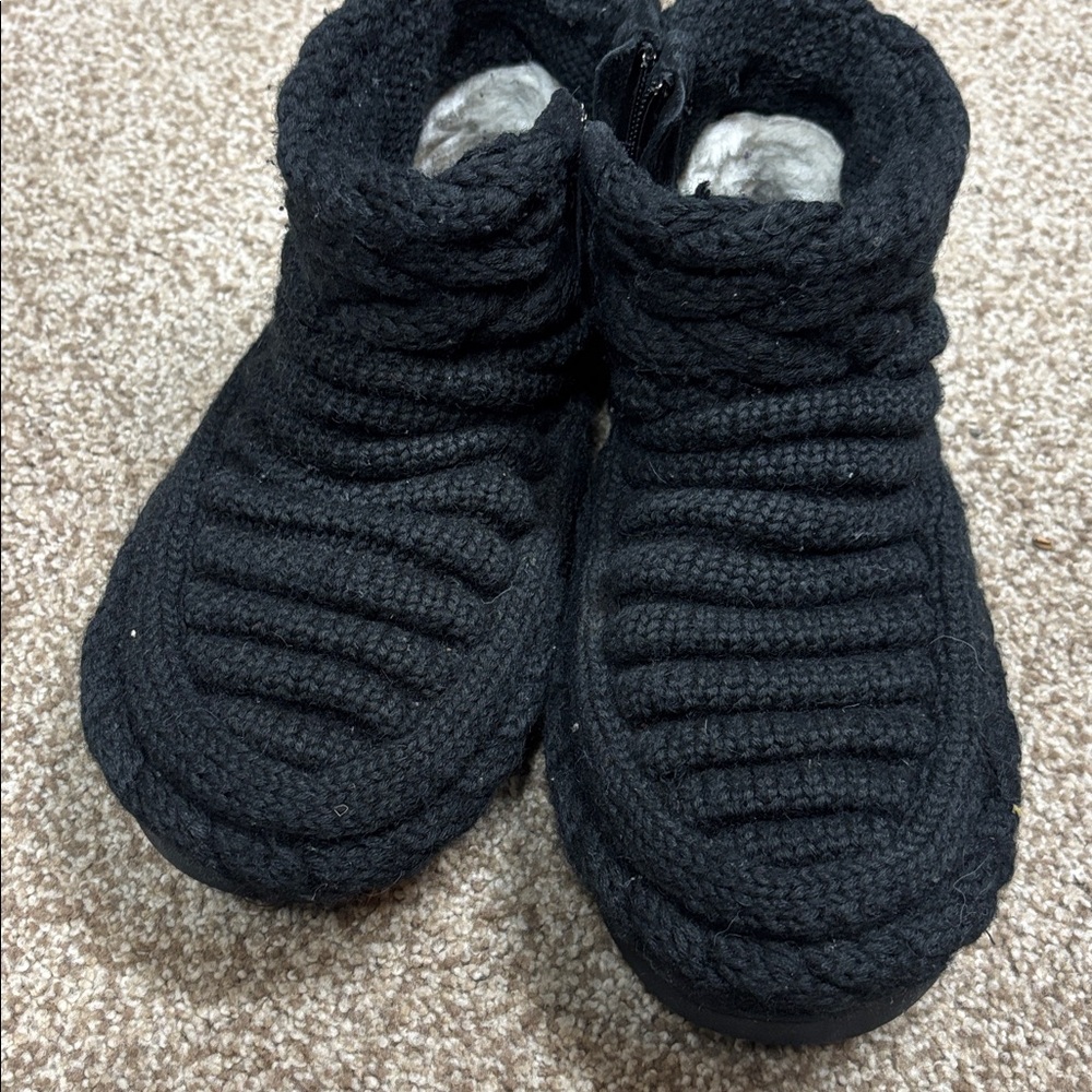 UGG Black Classic Mini Knit Boots - 6